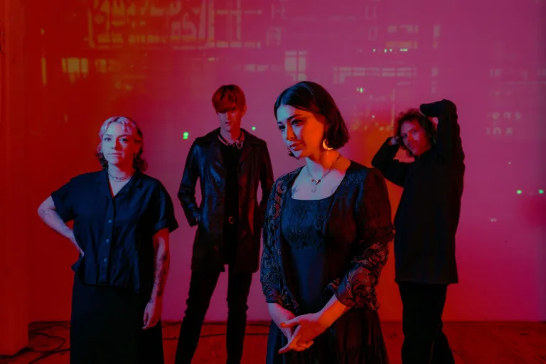 Nowe dźwięki, ten sam magnetyzm – Yumi Zouma w Hydrozagadce