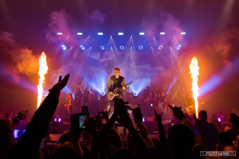 Metalowy Dzień Kobiet we Wrocławiu. Nocny Kochanek rozgrzał Halę Stulecia do czerwoności [ZDJĘCIA]