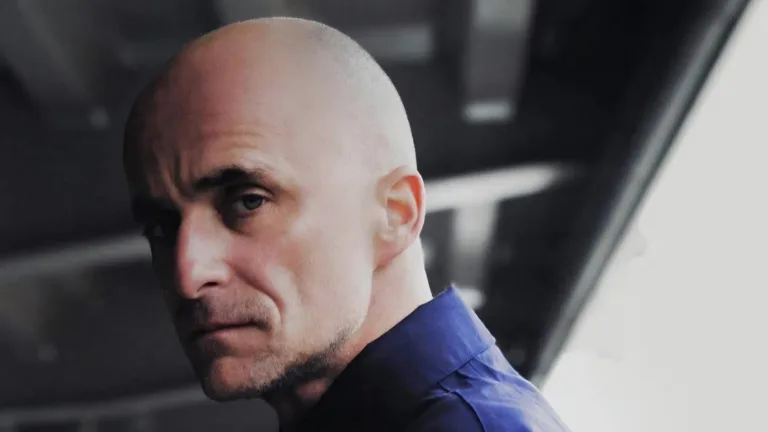 Nowy singiel, nowa trasa i najbardziej osobisty album? Artur Rojek odsłania szczegóły