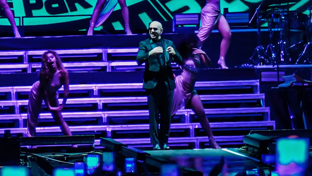 Pitbull porwał PGE Narodowy. Warszawa nie przestała tańczyć nawet w deszczu [ZDJĘCIA]